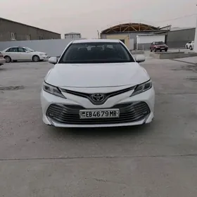 Toyota Camry 2018