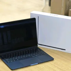 MacBook Air / M3 / RAM 16GB