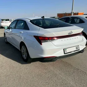 Hyundai Elantra 2021