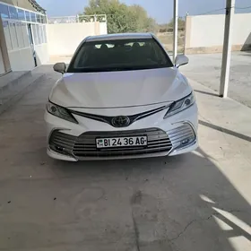 Toyota Camry 2018