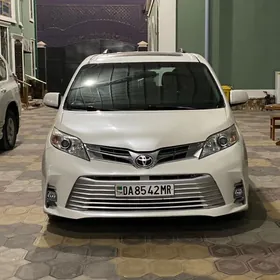 Toyota Sienna 2018