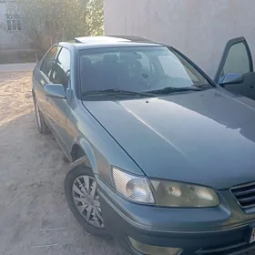 Toyota Camry 2000