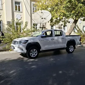 Toyota Hilux 2021
