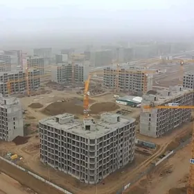 Gurluşykda işçiler gerek