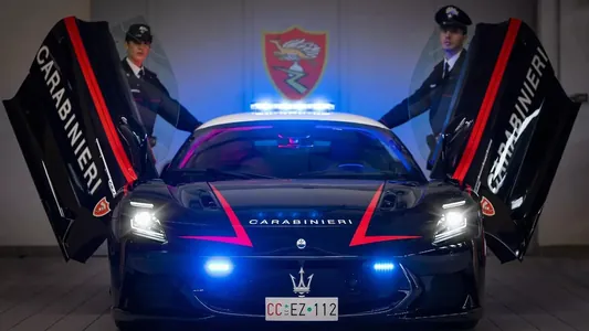 Maserati подарила итальянской полиции 630-сильный суперкар