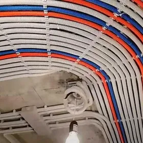 Elektrik ussa işgär gerek