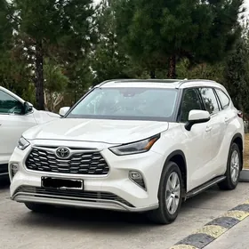 Toyota Highlander 2021