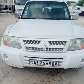 Mitsubishi Pajero 2003