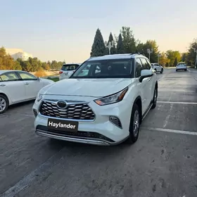 Toyota Highlander 2020