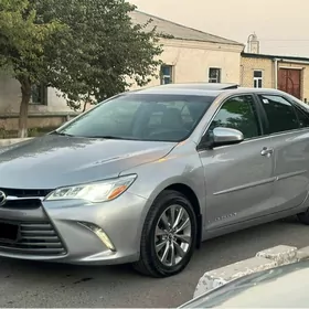 Toyota Camry 2017