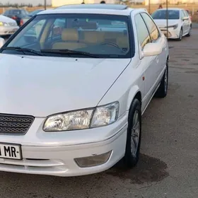 Toyota Camry 2000
