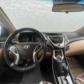 Hyundai Elantra 2011
