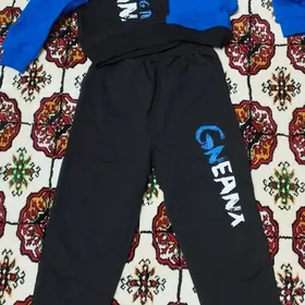 Спортивный костюм