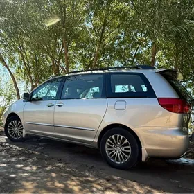 Toyota Sienna 2004