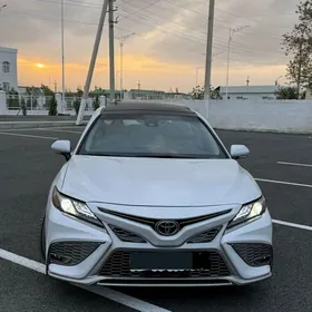Toyota Camry 2021