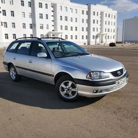 Toyota Avensis 2002