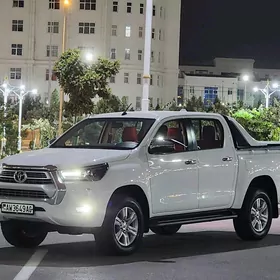 Toyota Hilux 2022