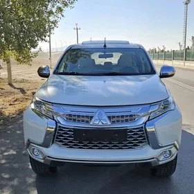 Mitsubishi Montero Sport 2020