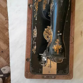 Швейная машина SINGER