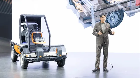 Toyota представила крошечный-грузовик, который покупатели смогут собрать сами