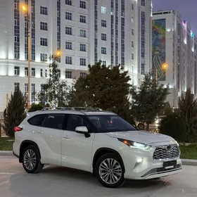 Toyota Highlander 2021