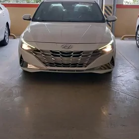 Hyundai Elantra 2022