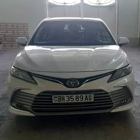 Toyota Camry 2018