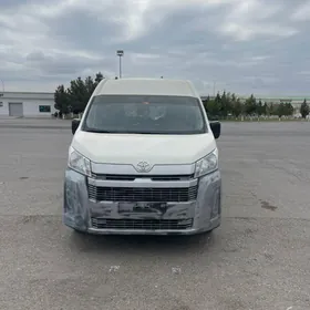 Toyota Hiace 2022