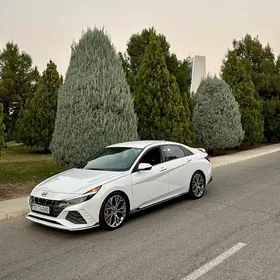 Hyundai Elantra 2023