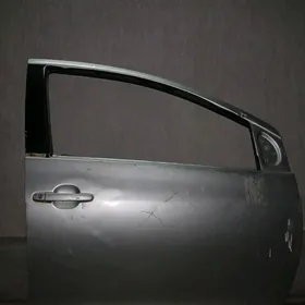 toyota yaris morda gapy