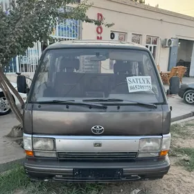 Toyota Hiace 1989