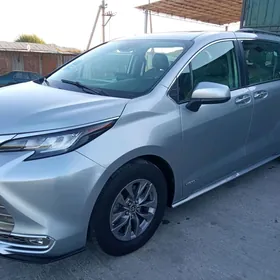 Toyota Sienna 2021