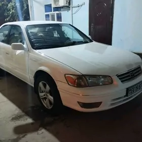 Toyota Camry 2000