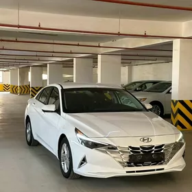 Hyundai Elantra 2022