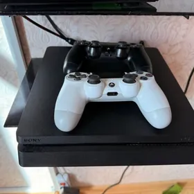 Плейстейшн 4
