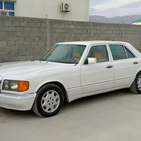 Mercedes-Benz 300SE 1988