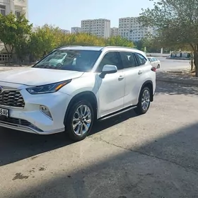 Toyota Highlander 2021