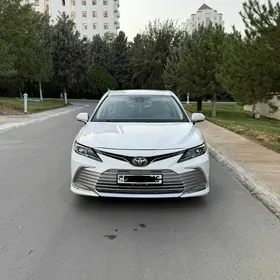 Toyota Camry 2022