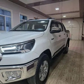 Toyota Hilux 2025