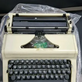 Пишущая машинка "Любава"