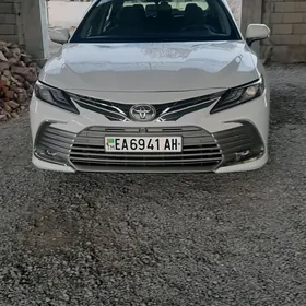 Toyota Camry 2019