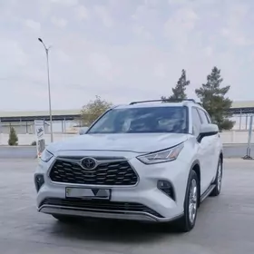 Toyota Highlander 2021