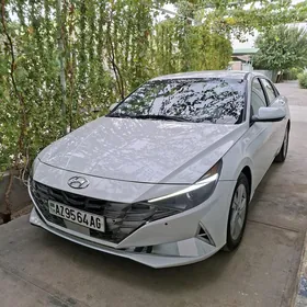 Hyundai Elantra 2022