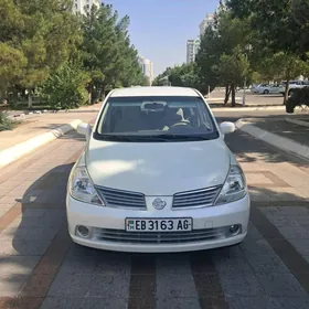 Nissan Tiida 2008