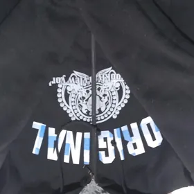 Продаётся Капюшонка черная .