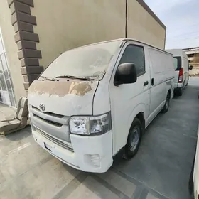 Toyota Hiace 2021
