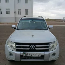 Mitsubishi Pajero 2010