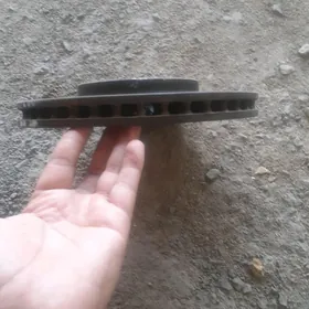 опел остира