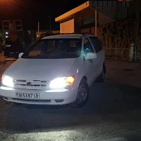 Toyota Sienna 1998