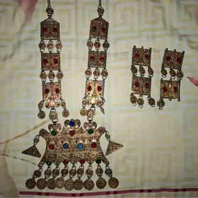 Gadymy kümüş gyzyl çaýlan asyk